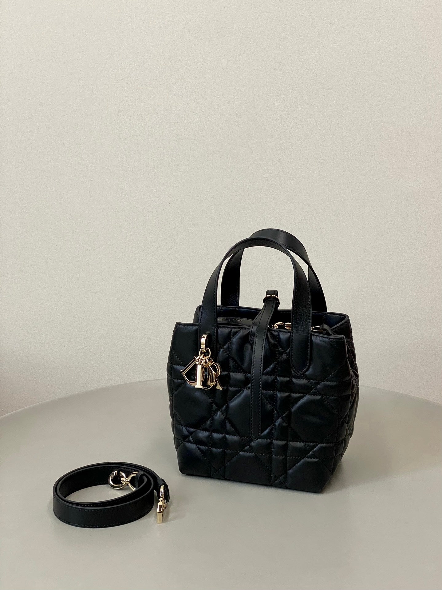 ミニ トゥジュール バケット バッグ 18 ブラック カナージ カーフスキン