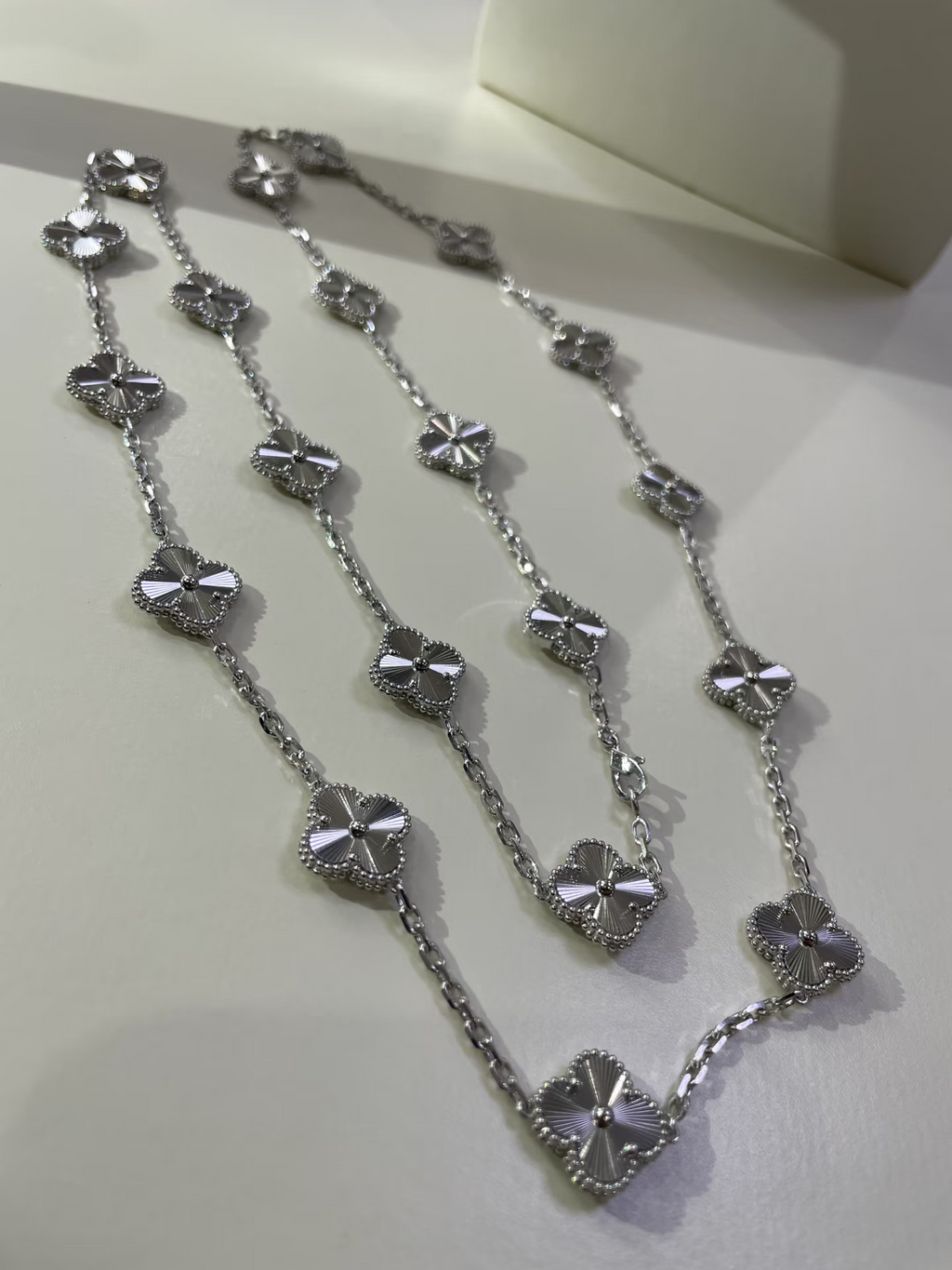 [⭐JeweliWhal]CLOVER 20 MOTIFS SILVER LASER