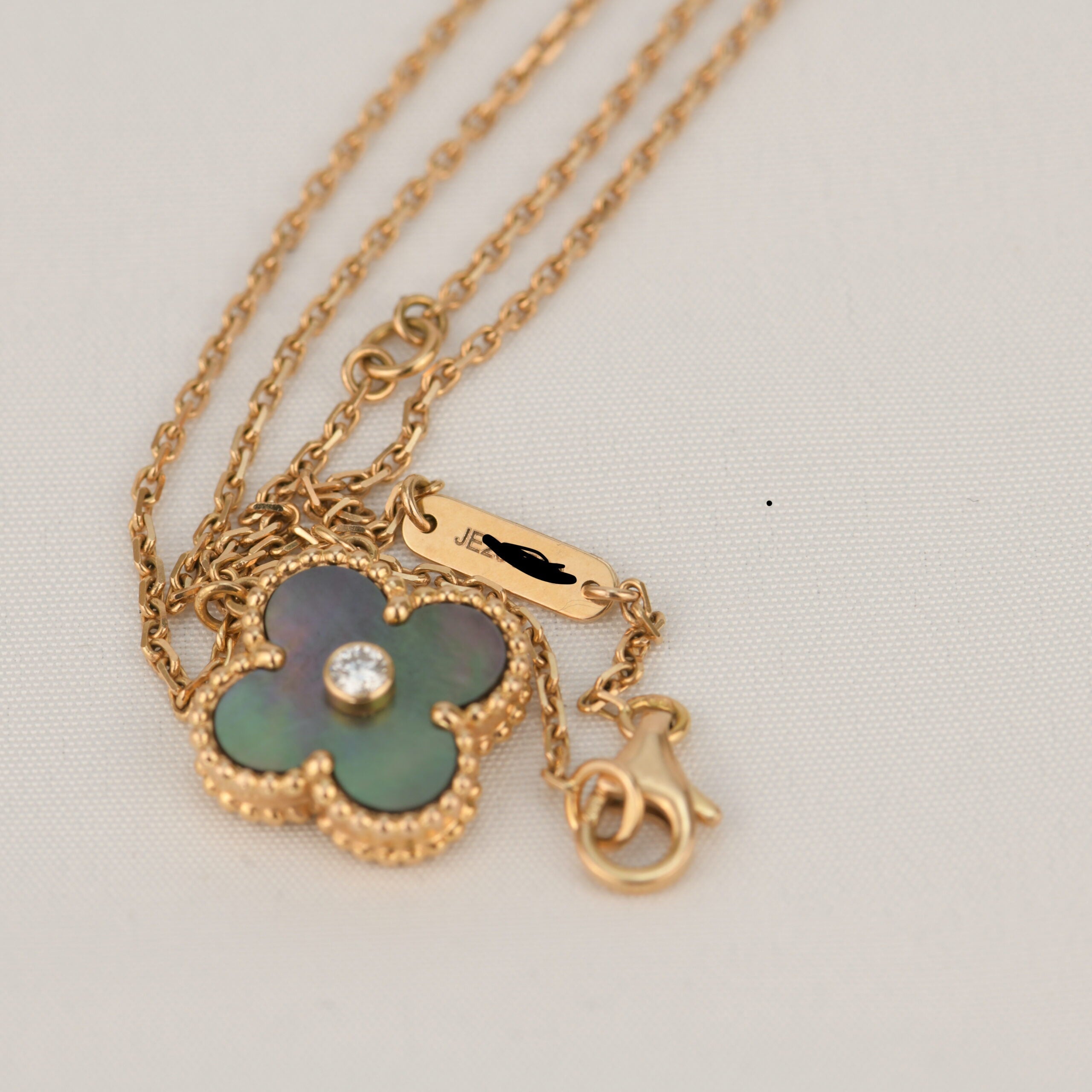 [⭐JeweliWhal]CLOVER 15MM DIAMOND AND MOTHER-OF-GREY NECKLACE