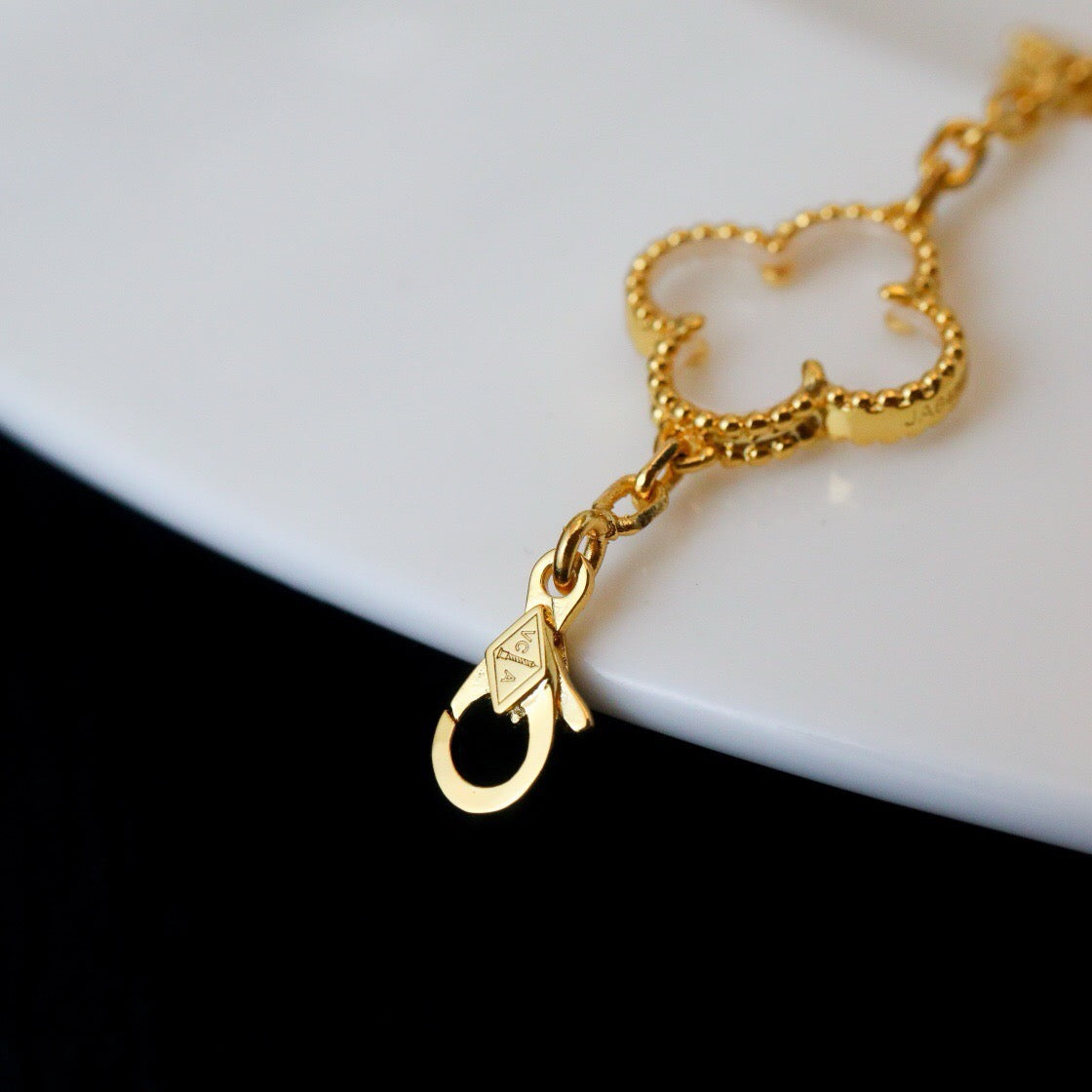 [⭐JeweliWhal]クローバー 5モチーフ ロッククリスタルブレスレット