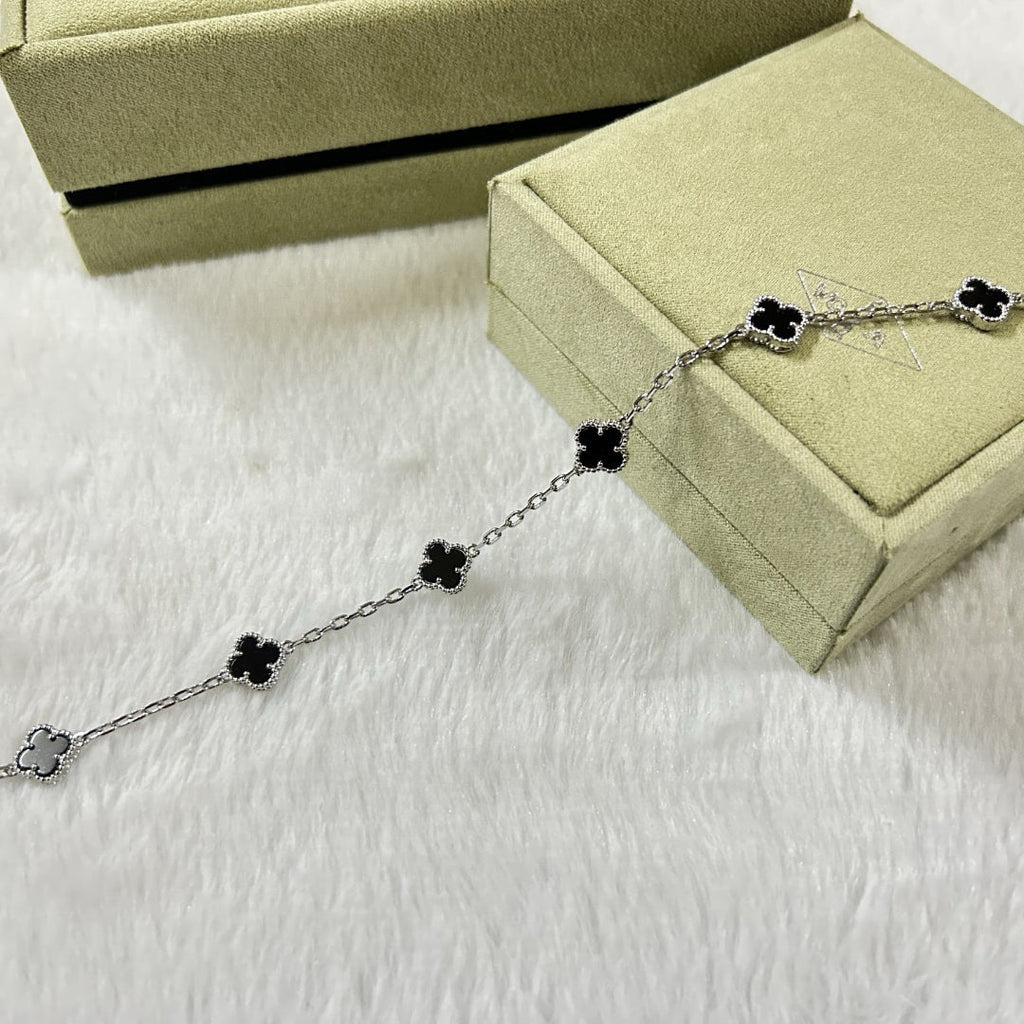 [⭐JeweliWhal]CLOVER 6 MOTIF  ONYXS BRACELET