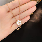 [⭐JeweliWhal]LUCKY WHITE MOP PLUM BLOSSOM قلادة