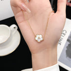 [⭐JeweliWhal]LUCKY WHITE MOP PLUM BLOSSOM قلادة