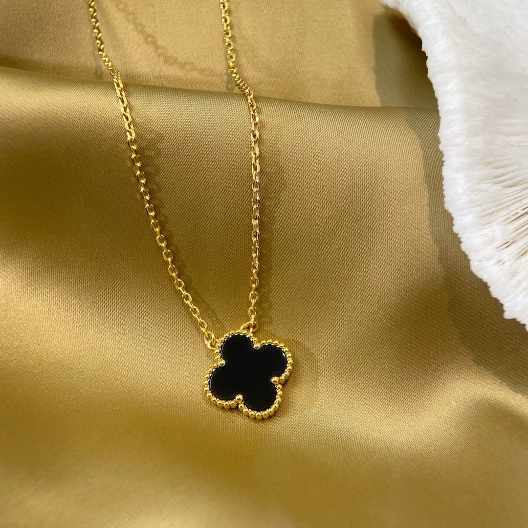 [⭐JeweliWhal]CLOVER 15MM BLACK ONYX SINGLE FLOWER NECKLACE