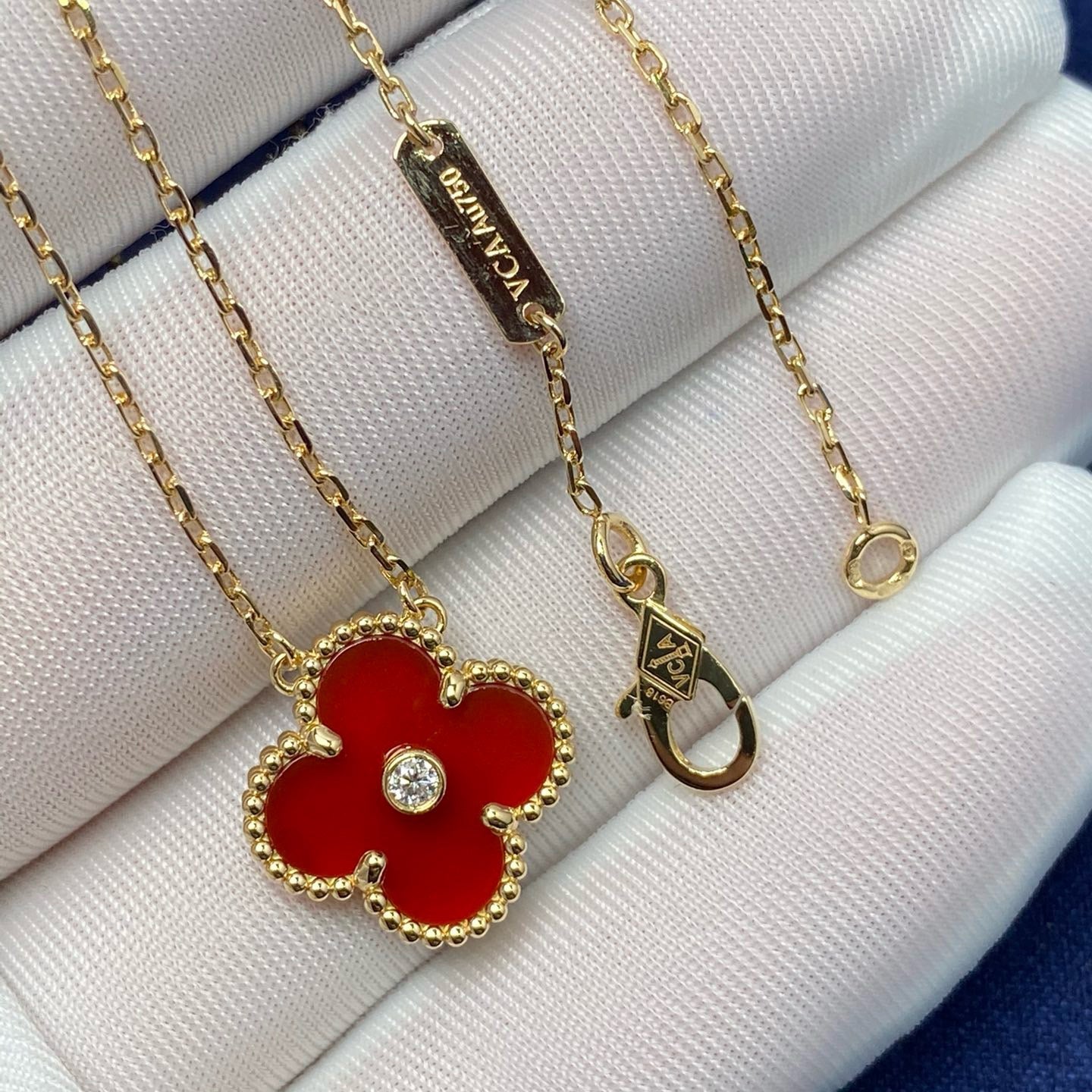 [⭐JeweliWhal]CLOVER 15MM DIAMOND CARNELIAN NECKLACE