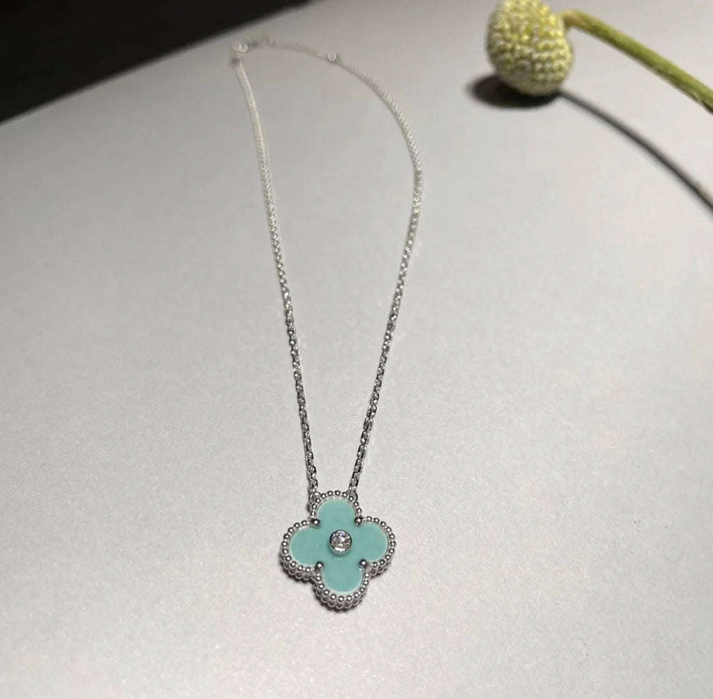 [⭐JeweliWhal]CLOVER 1 DIAMOND LIGHT BLUE SILVER NECKLACE