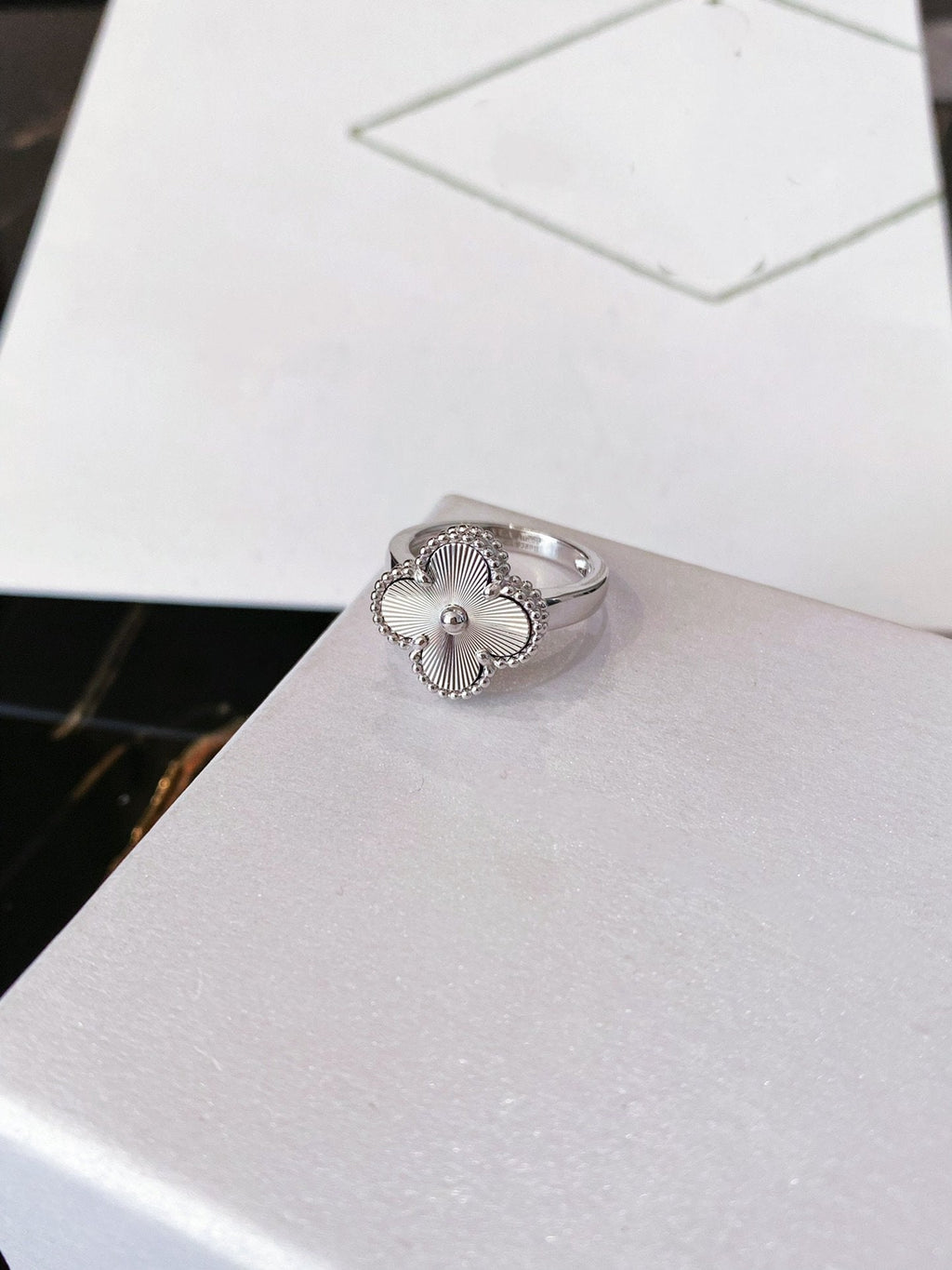 [⭐JeweliWhal]CLOVER SILVER RING