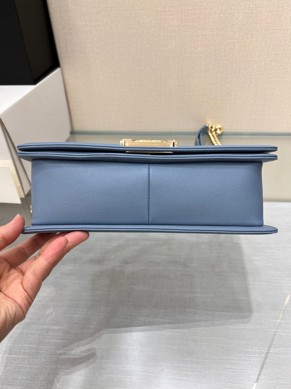 ボーイズバッグ ミディアム 25 クラウドブルー キャビア ゴールド金具