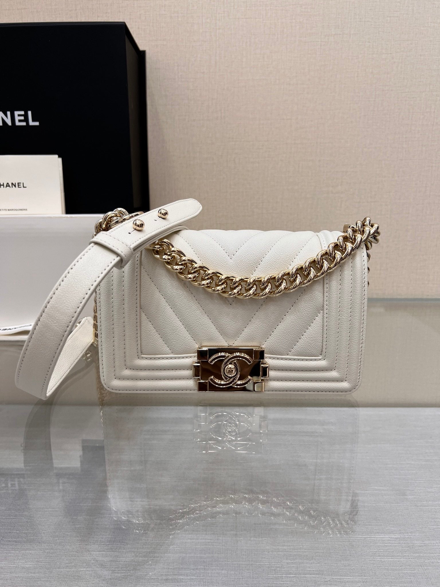 ボーイズバッグ スモール 20 ホワイト シェブロン キャビア ゴールド金具