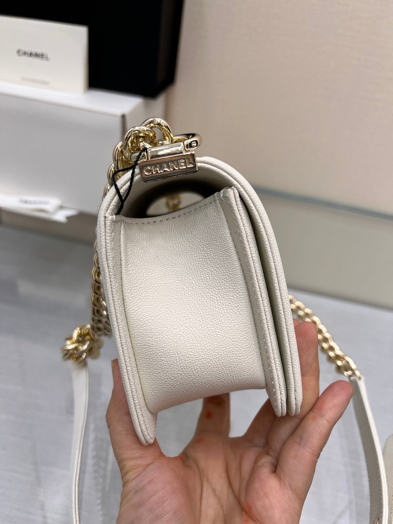 ボーイズバッグ スモール 20 ホワイト シェブロン キャビア ゴールド金具