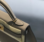 HM ケリーミニ 20 ライトグレー エプソムゴールドハードウェア