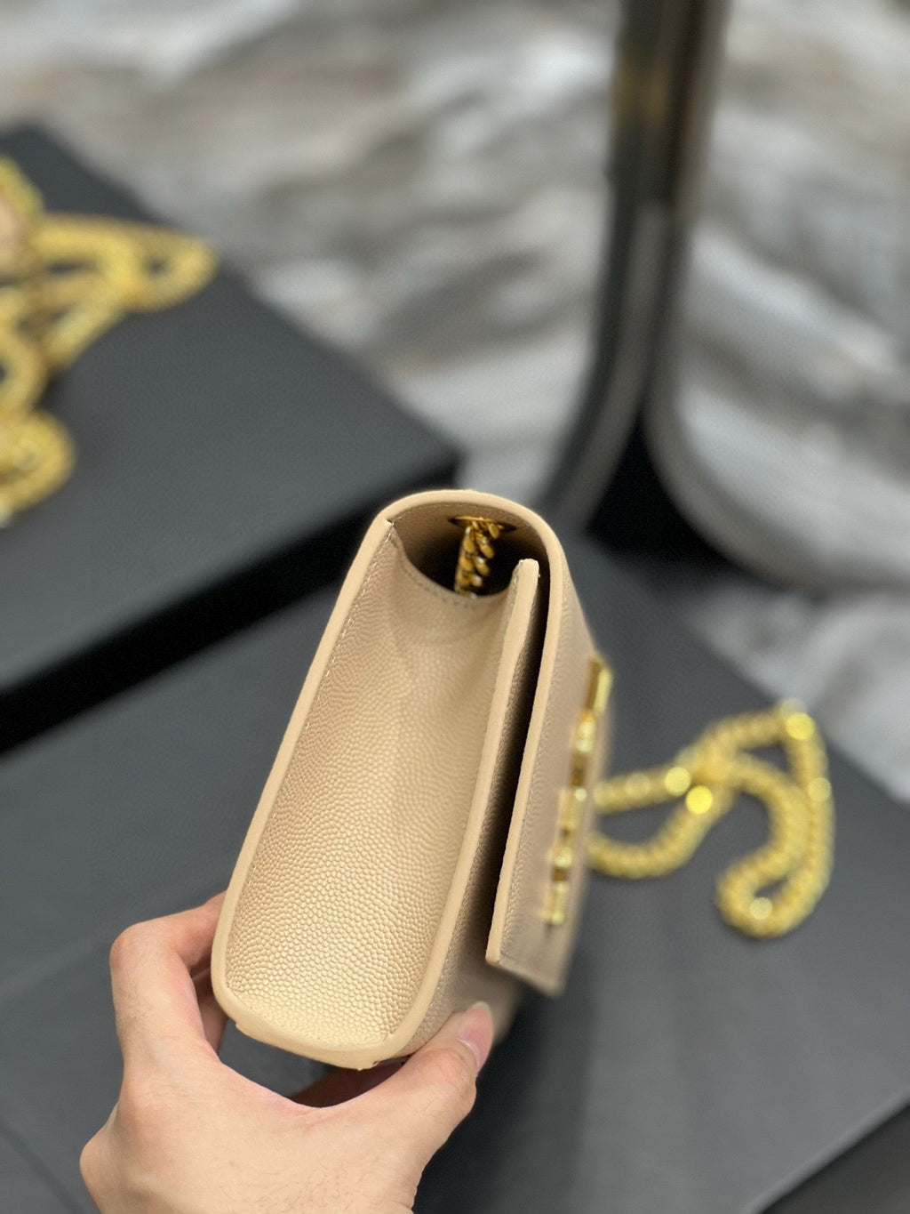 ケイト スモール タッセルバッグ（サテンベージュ）