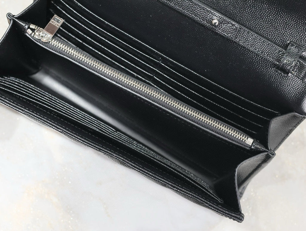 WOC 23 ブラックキャビアラムスキン シルバーハードウェア