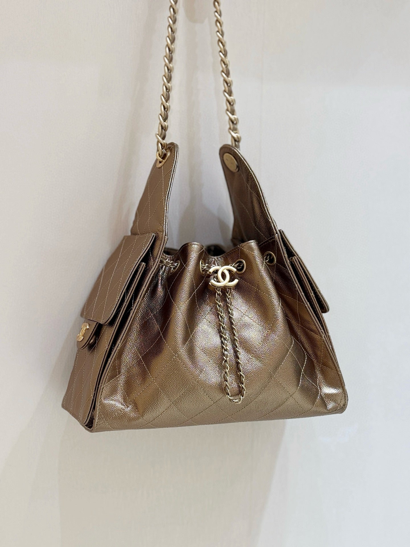 シャネル 25 ミディアム ハンドバッグ ゴールデンブラウン カーフスキン ゴールド金具
