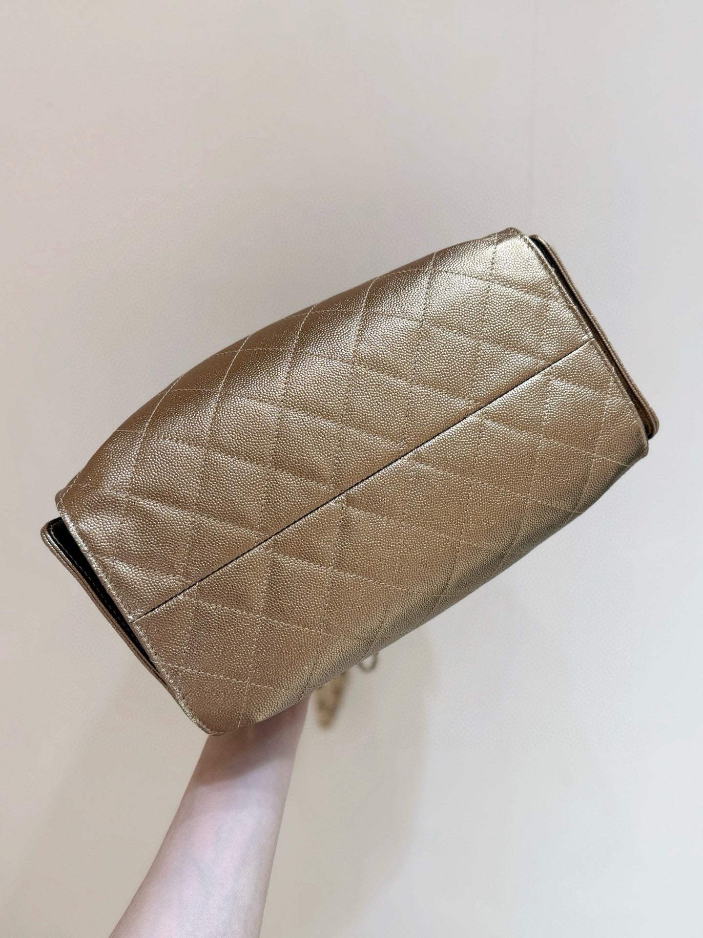 シャネル 25 ミディアム ハンドバッグ ゴールデンブラウン カーフスキン ゴールド金具