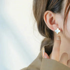 [⭐JeweliWhal]CLOVER MEDIUM 1 MOTIFS  WHITE MOP STUD EARRINGS