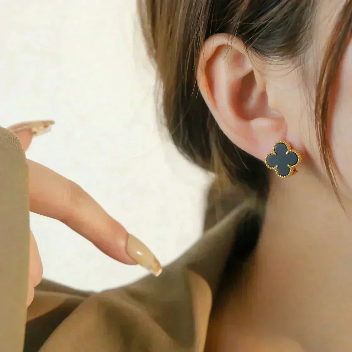 [⭐JeweliWhal]CLOVER MEDIUM 1 MOTIFS  ONYX STUD EARRINGS