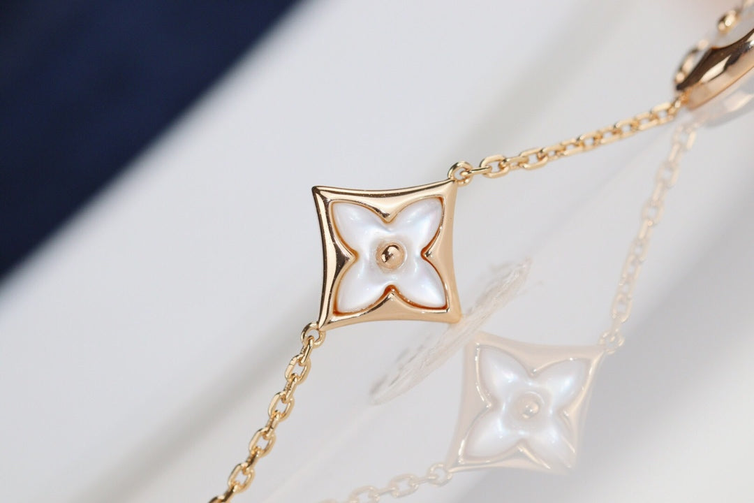 [⭐JeweliWhal]LEAF CLOVER BRACELET