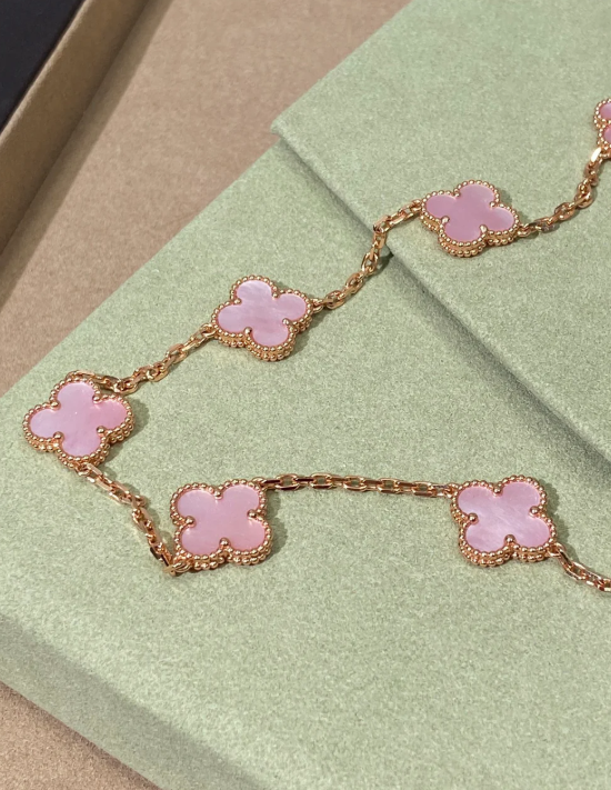 [⭐JeweliWhal Jewellery] Pink Necklace with Ten Clover Designs