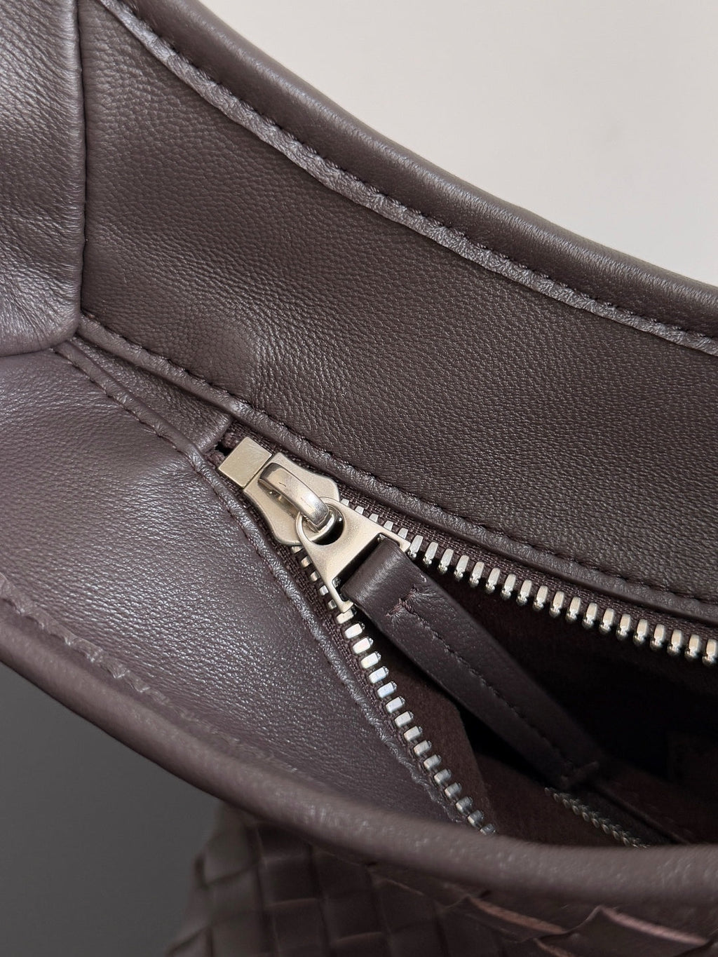 ボッテガ・ヴェネタ 25S ラージ ヴェネトバッグ 38インチ ダークブラウン カーフスキン シルバー金具