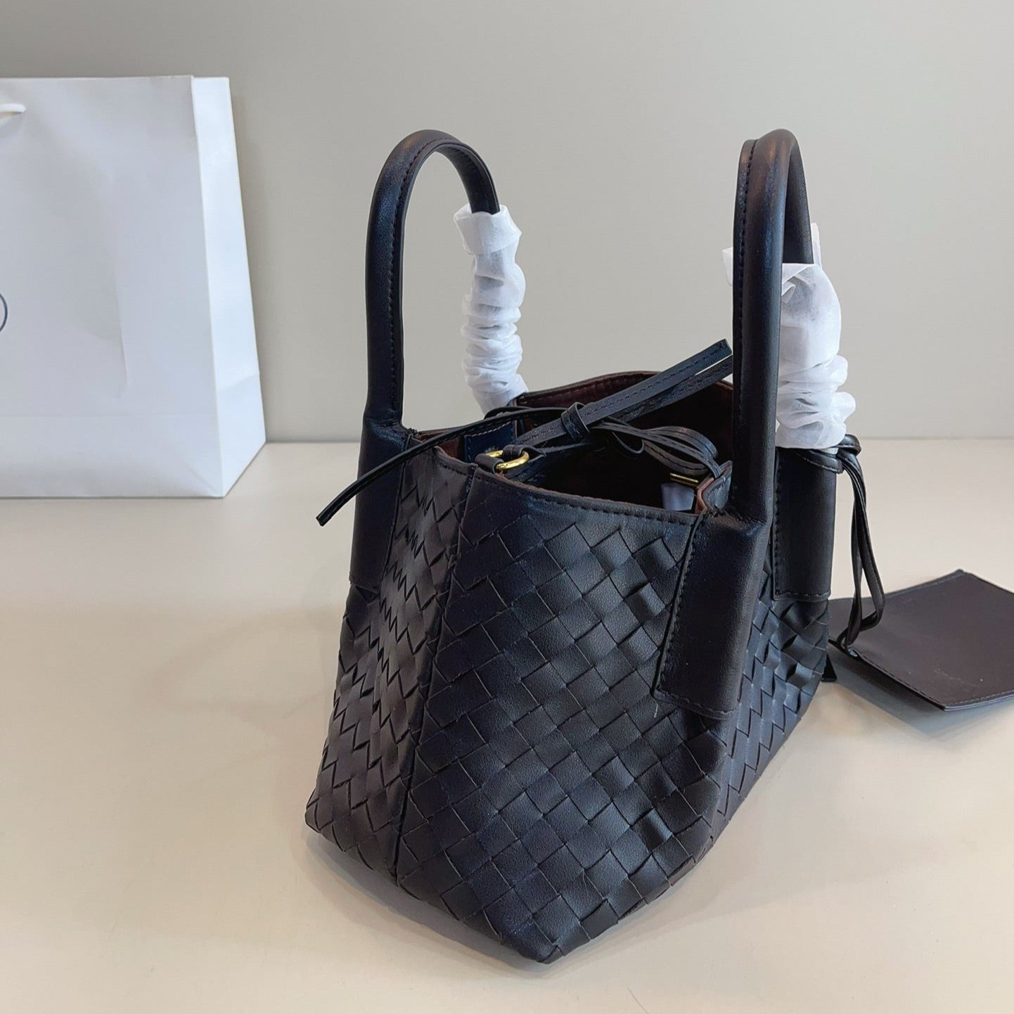 SMALL PINACOTECA TOTE BAG 25 IN BLACK CALFSKIN