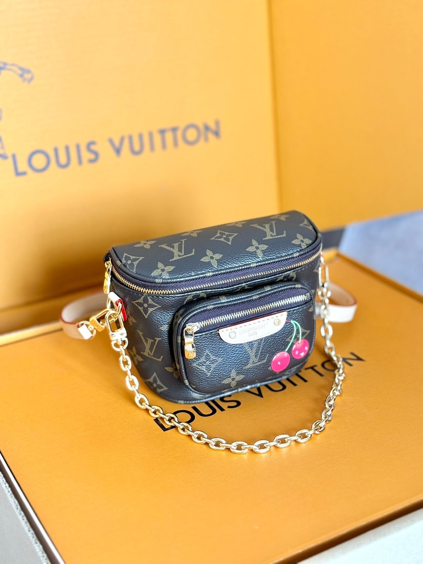 LV 25S ミニバンバッグ 17インチ ブラウン キャンバス モノグラム チェリープリント ゴールド金具