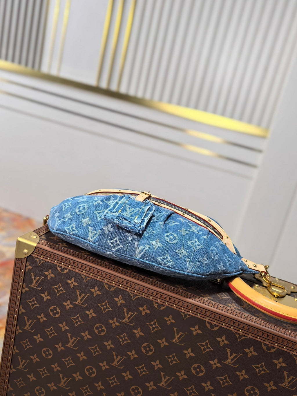 LV 25S バムバッグ 38インチ ブルーモノグラムデニムレザートリム ゴールド金具
