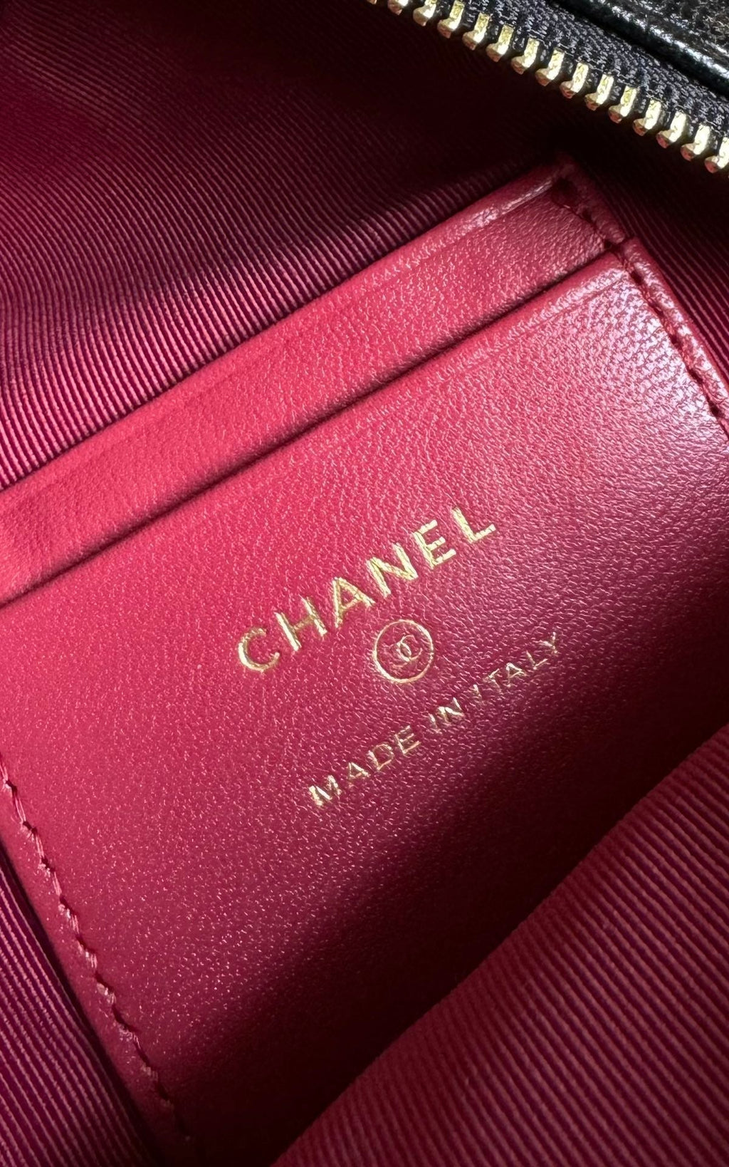 CC ミニ 18 バックパック ブラック キャビア ライトゴールド ハードウェア