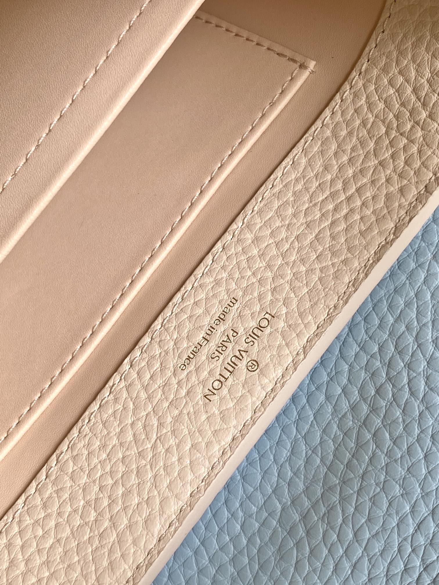 カプシーヌ ミニ 21インチ パールホワイト ミックス スカイブルー トリヨンゴールド金具