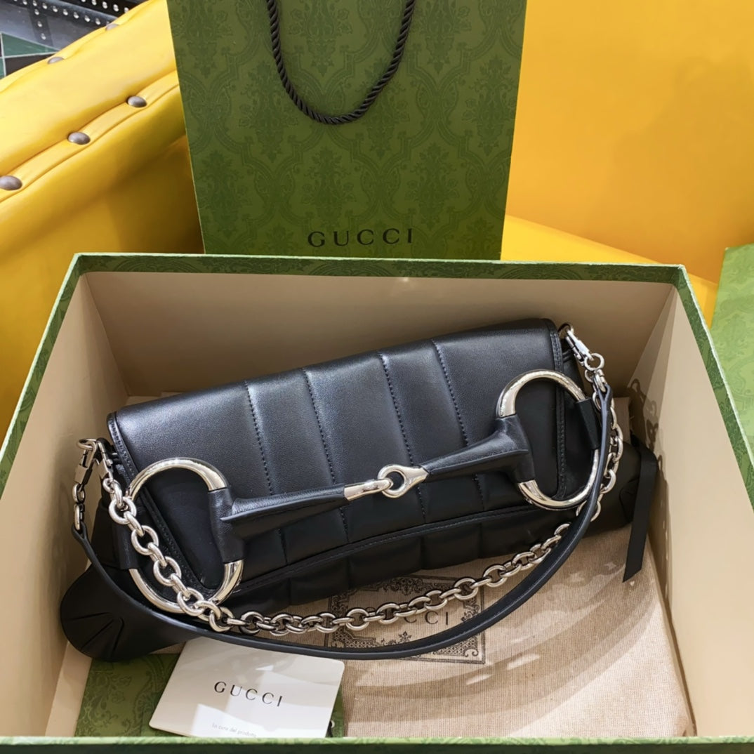 ホースビットチェーンハンドバッグ 38インチ ブラックカーフスキン シルバー金具