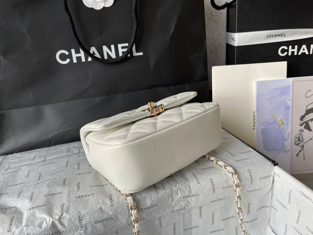 CC 20 バッグ（ホワイトカーフスキン、ゴールド金具）