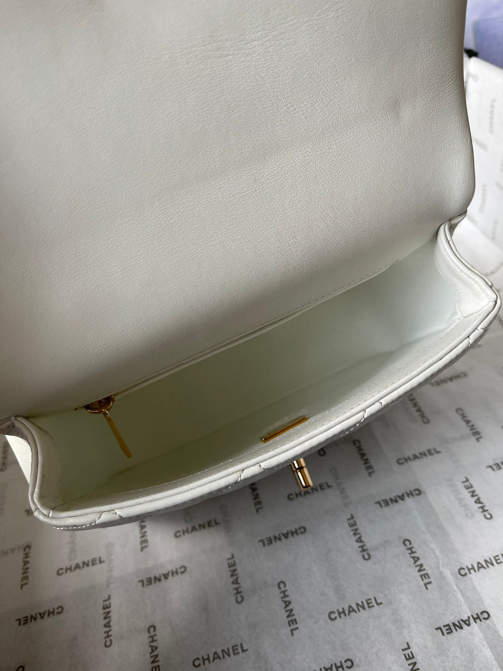 CC 20 バッグ（ホワイトカーフスキン、ゴールド金具）