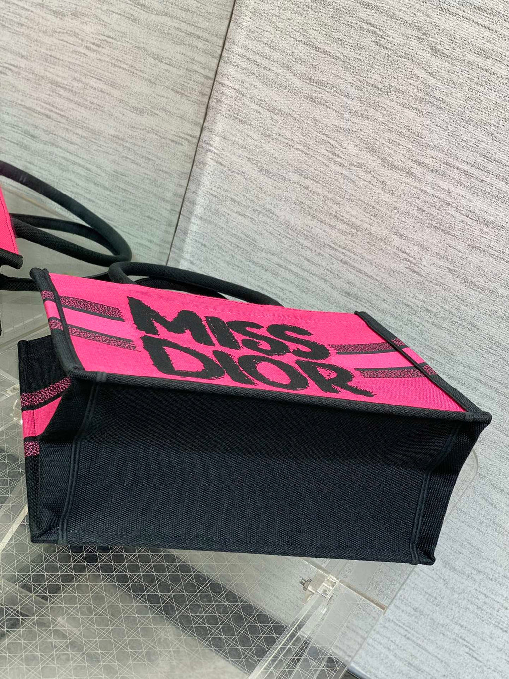 BOOK TOTE 36 IN CERISE RED MIX MINSK PURPLE CANVAS 226510