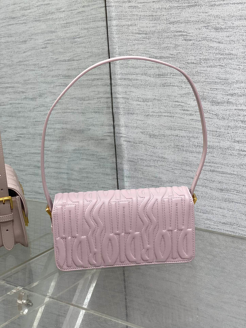 フラップバッグ 18 ペールピンク キルティング オールオーバー カーフスキン