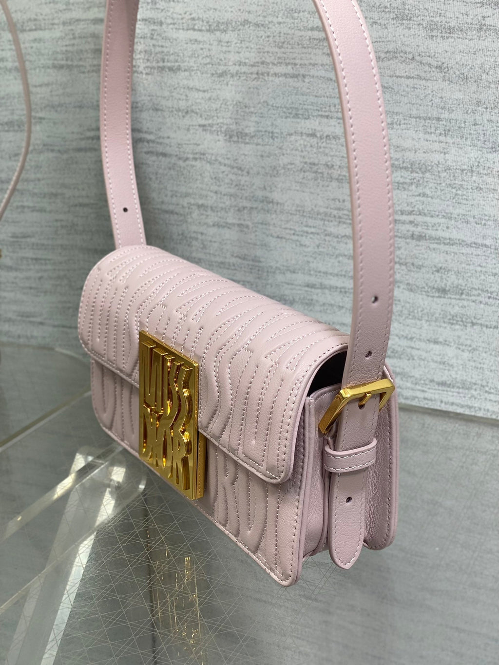 フラップバッグ 18 ペールピンク キルティング オールオーバー カーフスキン