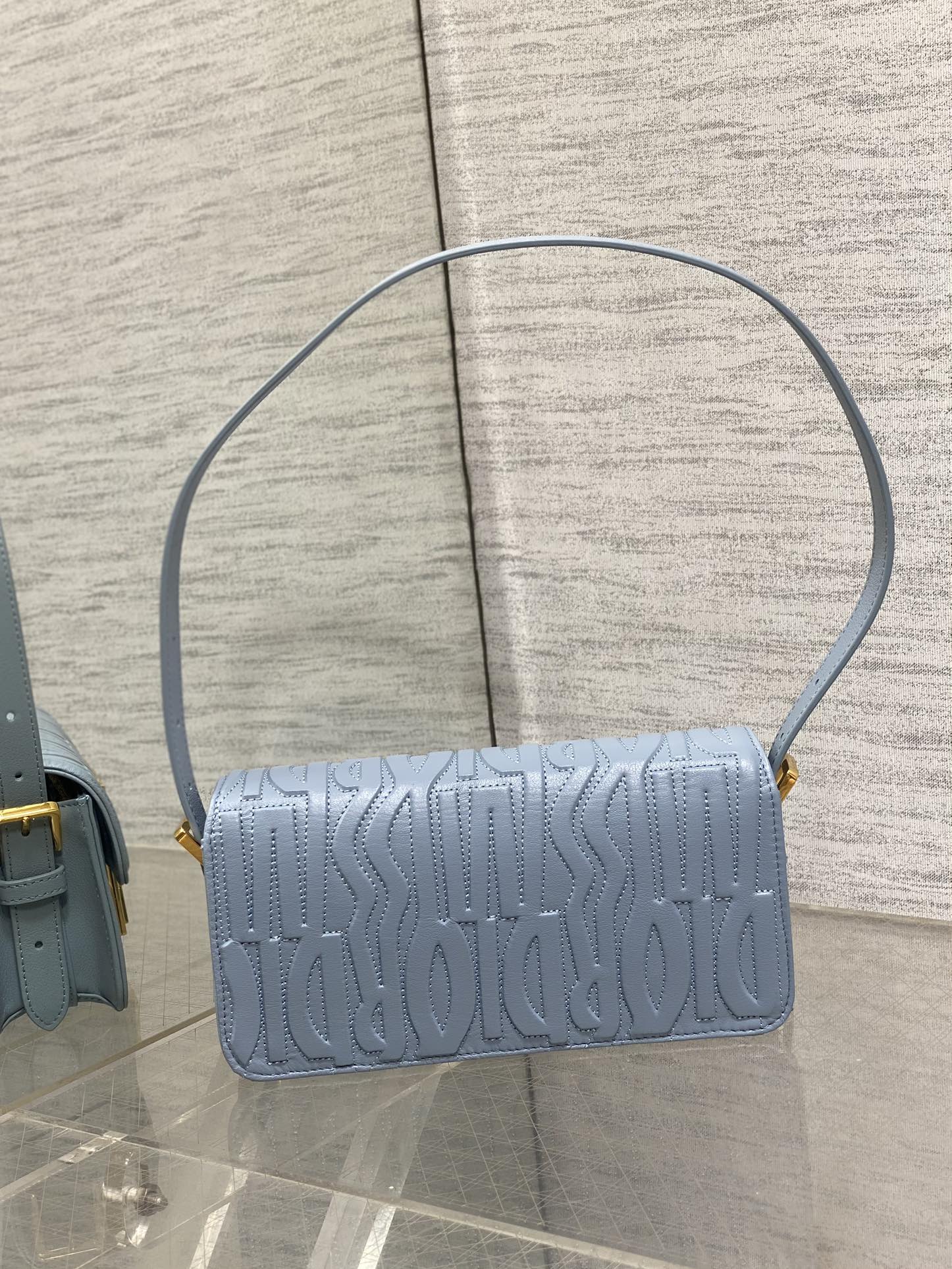 フラップバッグ 18インチ ベビーブルー キルティング オールオーバー カーフスキン