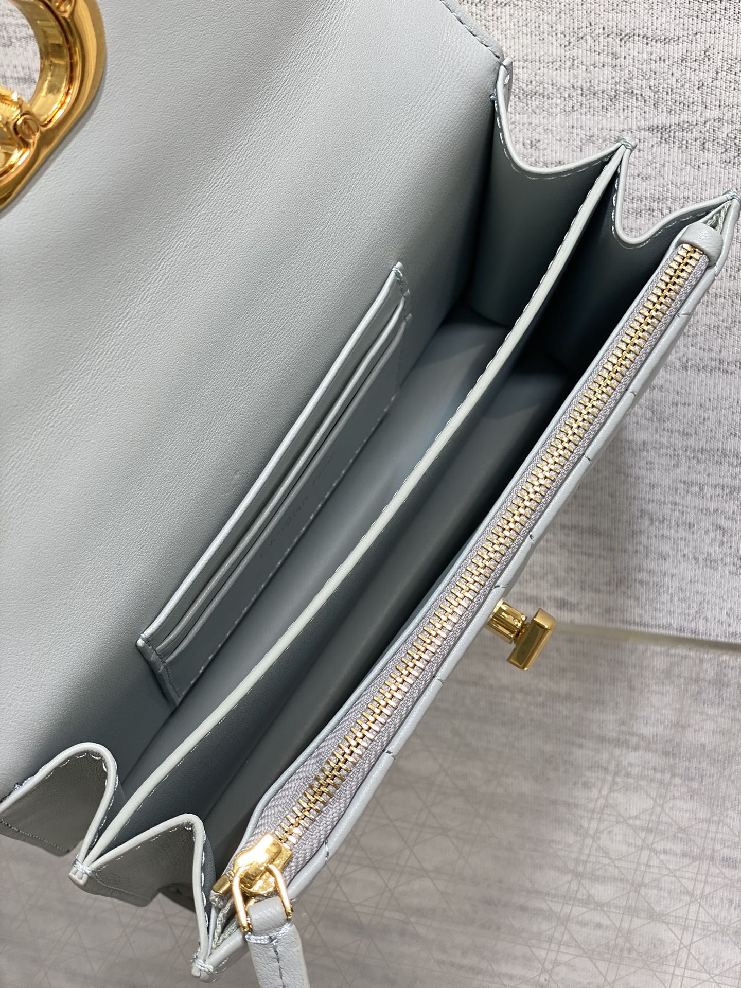 ミス・カロ ミニ 17 バッグ（クロームグレー マクロカナージュ ラムスキン）