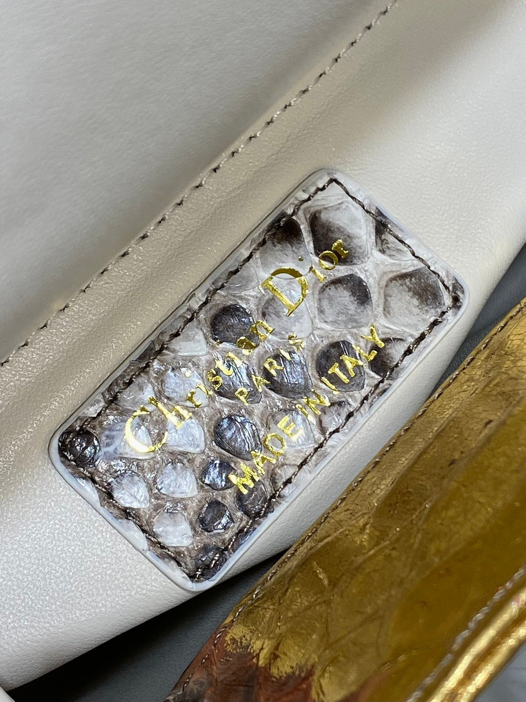 ミニ 17 レディバッグ（ゴールデンスネークスキンパターンラムスキン）