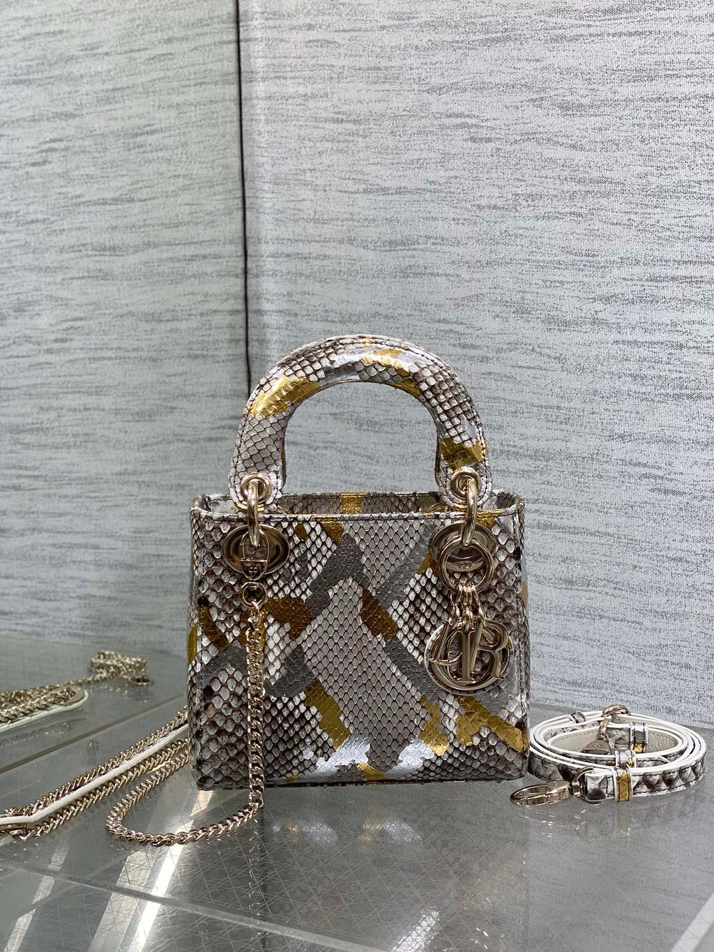 カラフルなスネークスキン柄ラムスキンのミニ17レディースバッグ 225983