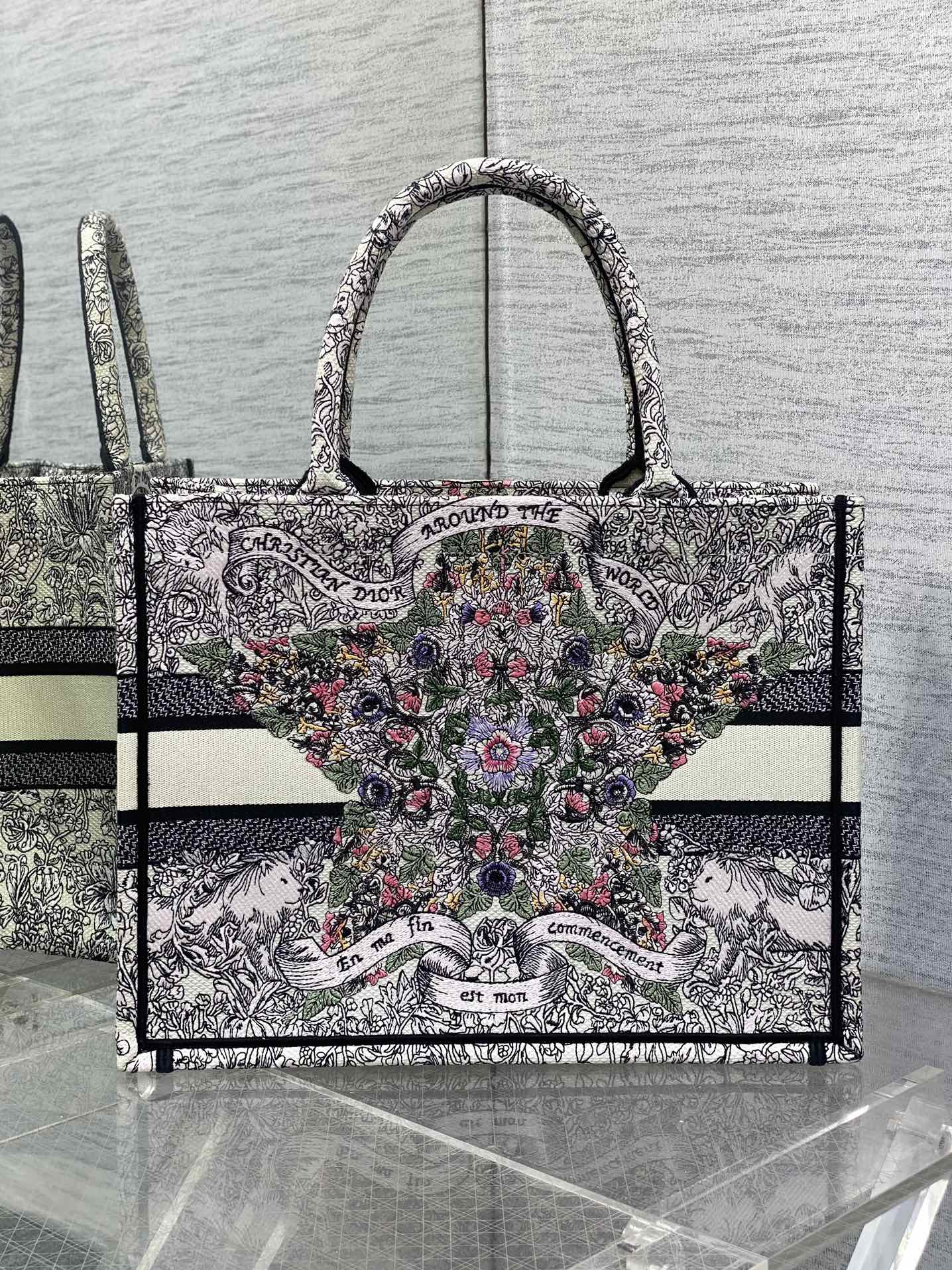 カラフルキャンバス製 MEIDUM 36 ブックトート 226290