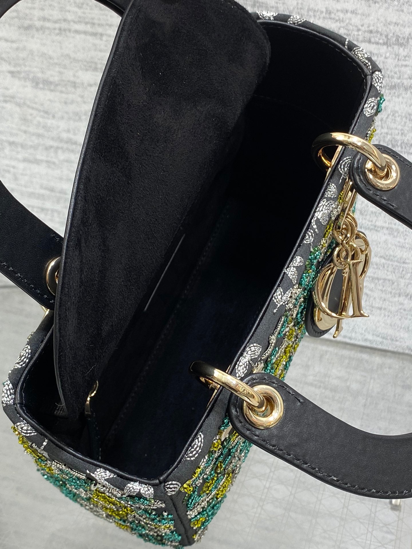 スモール 20 バッグ ブラック ラムスキン シューティングスター刺繍 レディース 226114