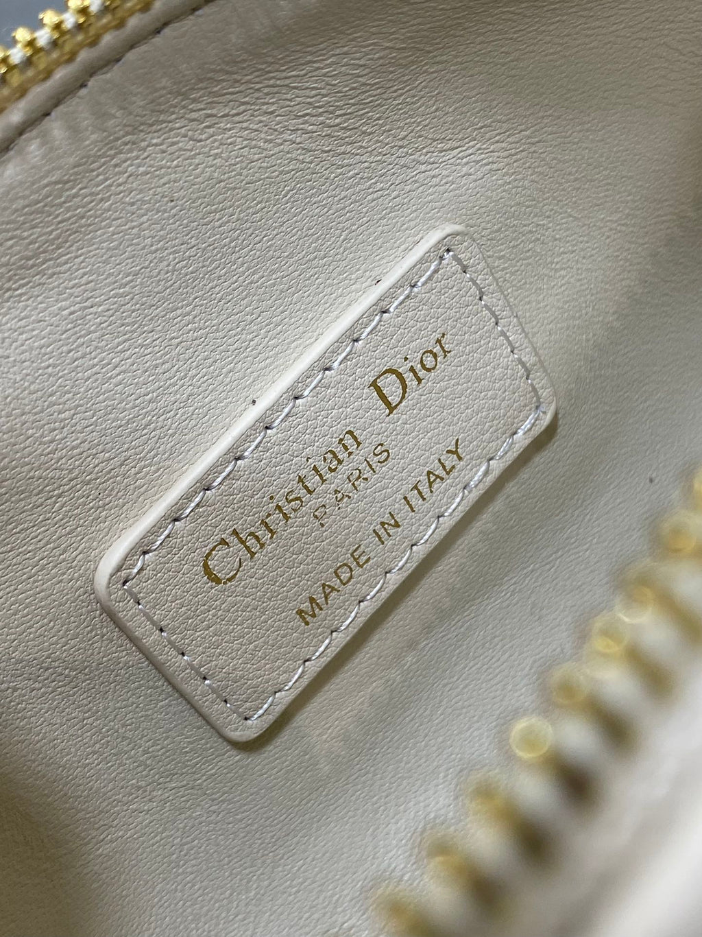 GROOVE 17 バッグ（ホワイトクリーム マクロカナージュ カーフスキン、ゴールド金具）