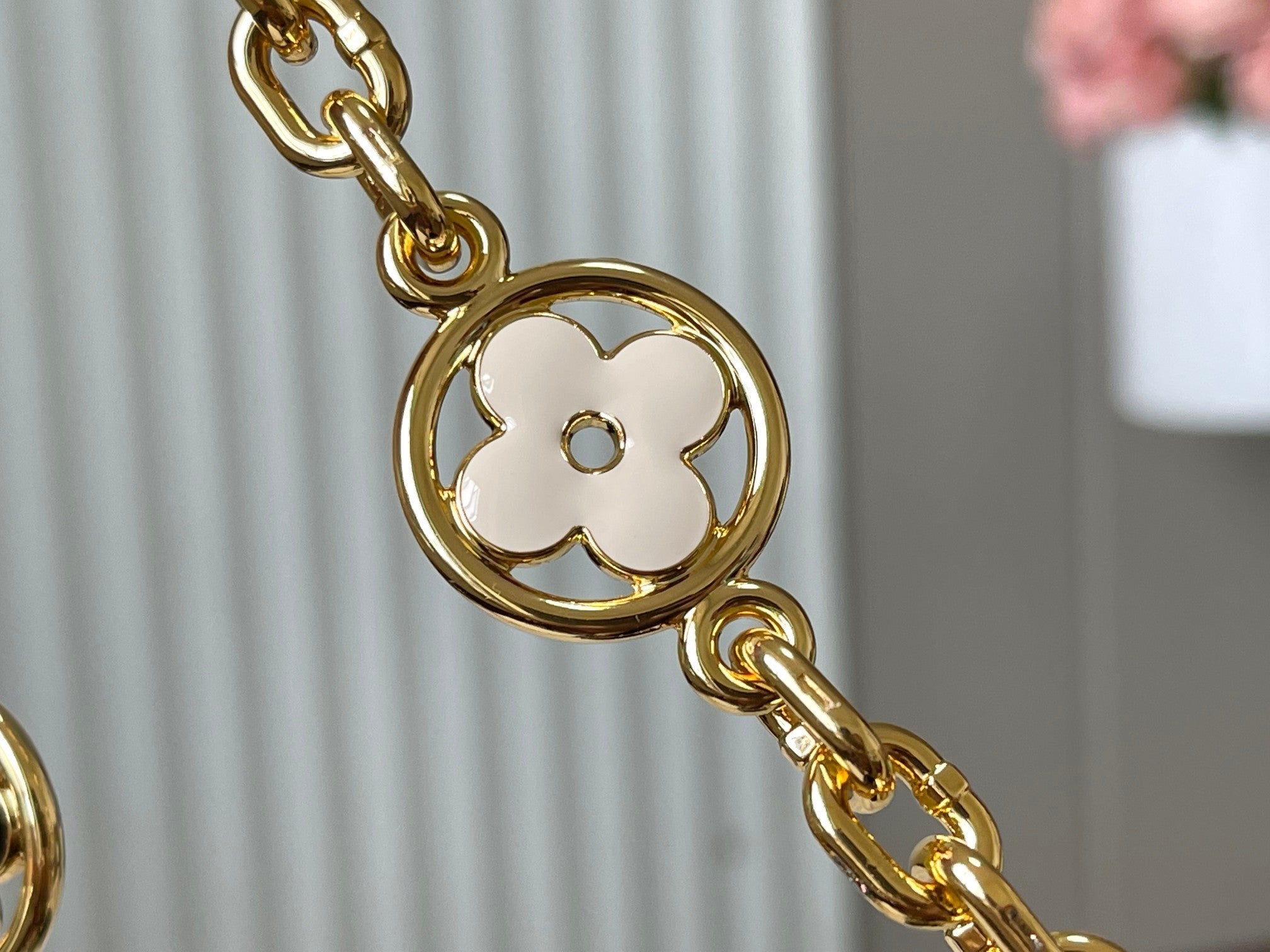 CAPUCINES BB 27 IN BLACK MIX WHITE TAURILLON GOLD HARDWARE