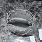 BV ミディアム アンダモ 32cm グレー ラムスキン