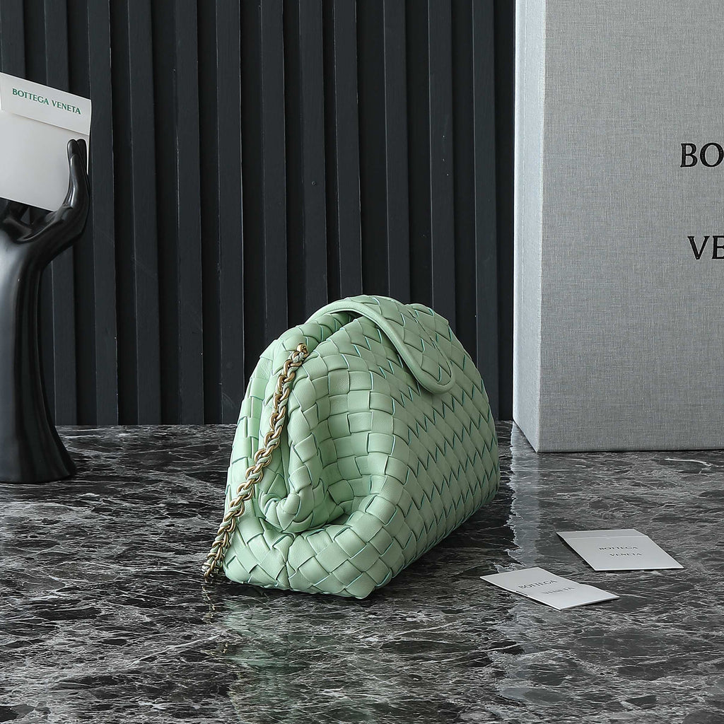 ティーン・ローレン 1980 チェーン付き 31.5 ライトグリーン レザー Ghw 