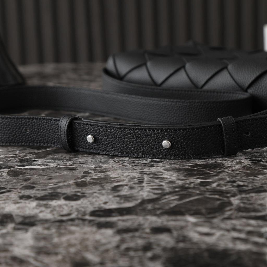 ボッテガ・ヴェネタ 25S ディアゴ 22 ブラックカーフスキン シルバー金具