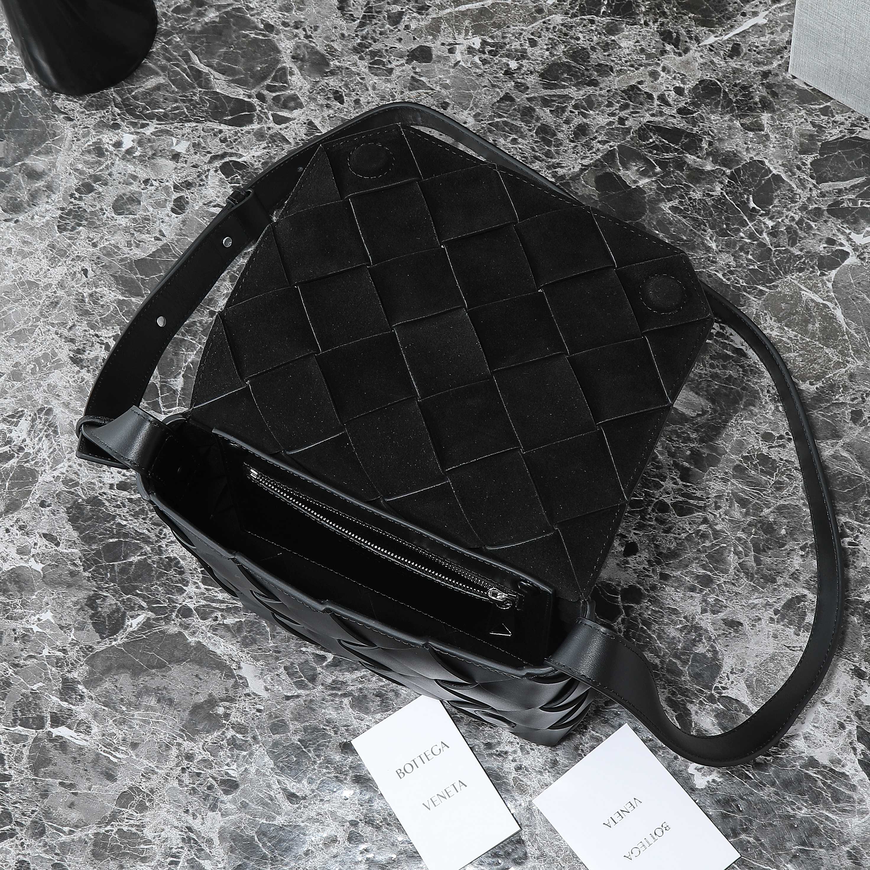 ボッテガ・ヴェネタ 25S ディアゴ 22 ブラックカーフスキン パテントシルバー金具