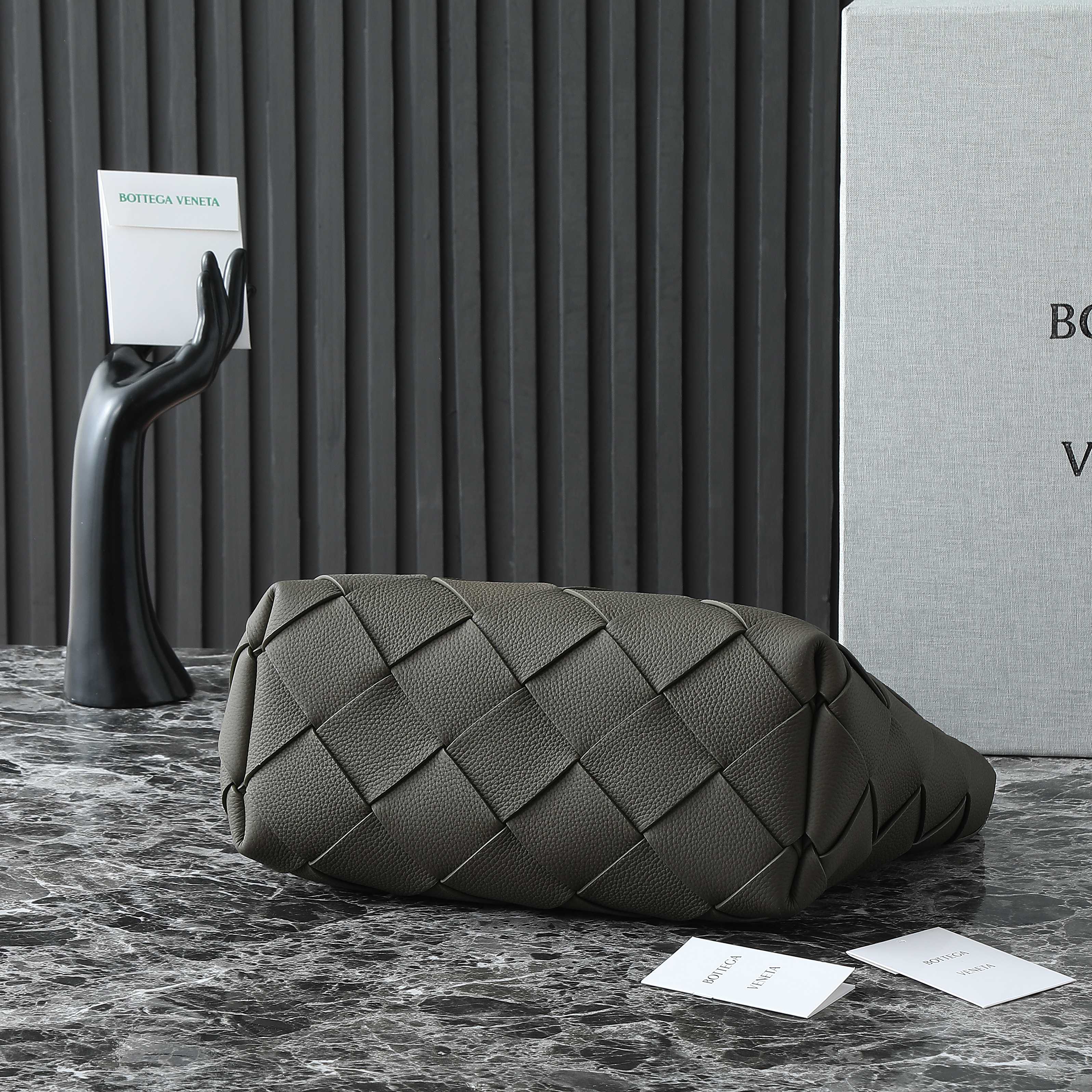 ボッテガ・ヴェネタ 25S ディアゴ ホーボー 39 ベリーディープオリーブ カーフスキン