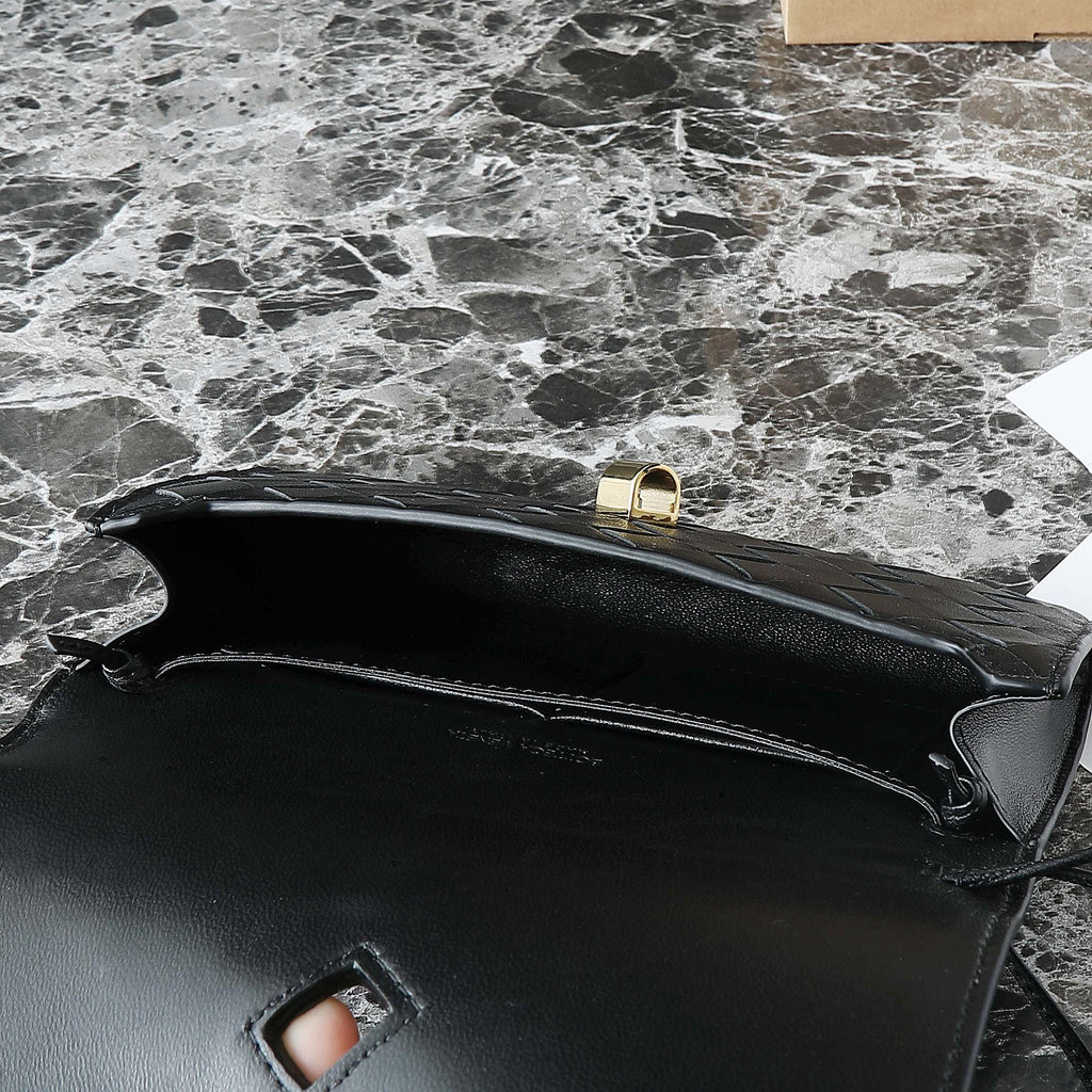 ボッテガ・ヴェネタ 25S アンディアモ ポーチ 19 ブラック カーフスキン ゴールド金具