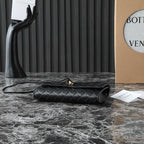 ボッテガ・ヴェネタ 25S アンディアモ ポーチ 19 ブラック カーフスキン ゴールド金具